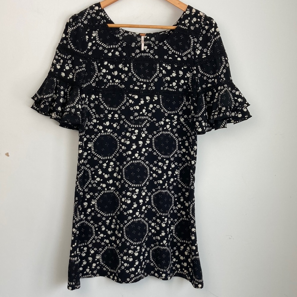 Free People| Black and White Floral Mini Dress sz 6